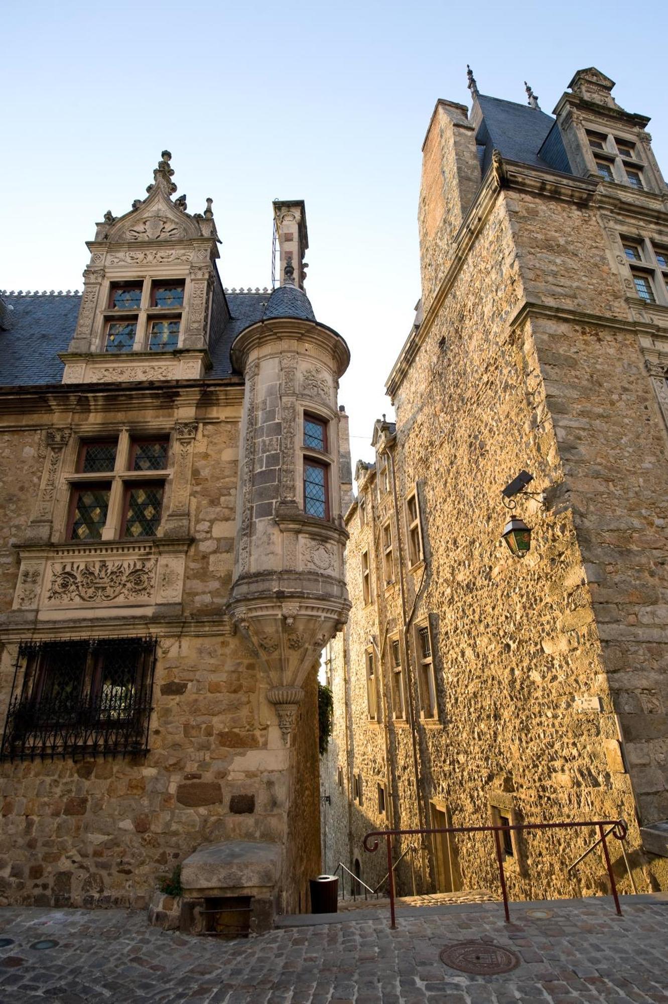 Chambres D'Hote - Maison Des Ecrivains - 50 M De La Cathedrale Et Place Des Jacobins لو مان المظهر الخارجي الصورة